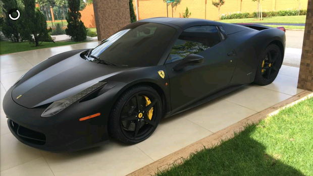 Ferrari de Gusttavo Lima (Foto: Snapchat / Reprodução)