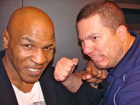 Túlio Costa e Mike Tyson (Foto: Arquivo Pessoal)