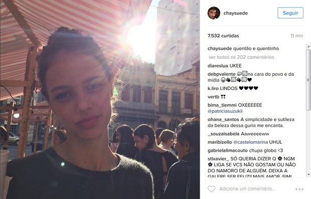 Chay Suede faz post com foto de Laura Neiva e fãs especulam que atores voltaram a namorar (Foto: Reprodução/Instagram)
