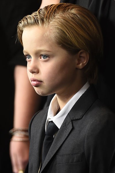 Shiloh, filha de Brad Pitt e Angelina Jolie, em première de filme em Los Angeles, nos Estados Unidos (Foto: Robyn Beck/ AFP)