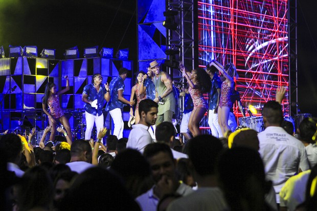 Léo Santana grava DVD em Fortaleza (Foto: Anderson Barros / EGO)