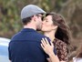 Justin Timberlake e Jessica Biel se beijam em intervalo de gravação