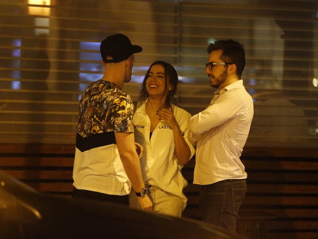 Paulo Gustavo com o namorado, Thales Bretas, e Anitta na Zona Sul do Rio (Foto: Ag. News)