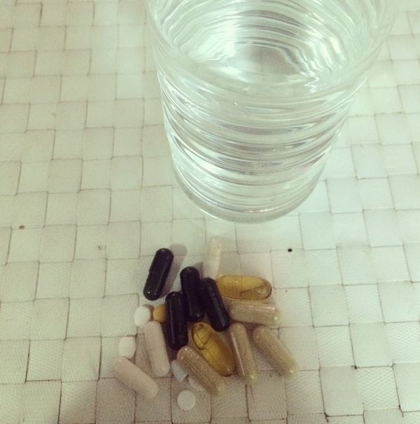 Remédios de Monique Evans (Foto: Reprodução/ Instagram)