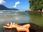 Aos 36, Luize Altenhofen ostenta corpão e posa sexy em praia 