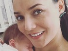 Mônica Carvalho posa com a filha Valentina: 'Momento fofura'