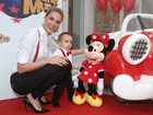 Ana Hickmann festeja 1 ano do filho Alexandre em clima de Disney World