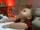 Priscila Pires posta vídeo do filho dançando 'Galinha Pintadinha'