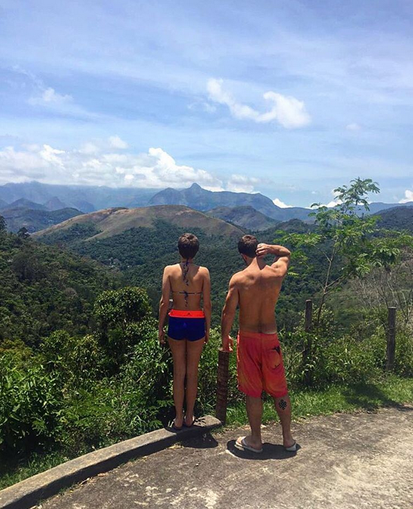 Isabela Santoni e Lucas Wakim (Foto: Reprodução/Instagram)