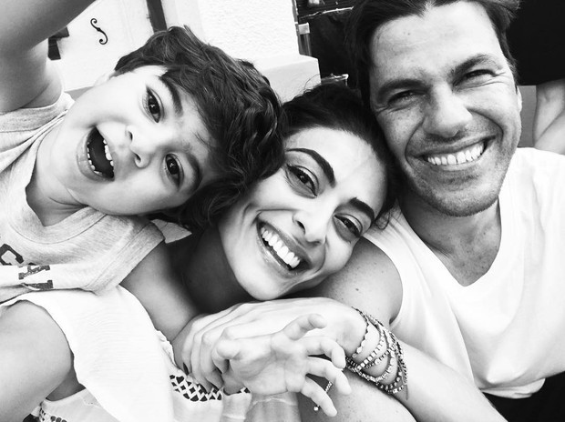 Juliana Paes com o marido e filho mais velho (Foto: Reprodução / Instagram)