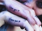 Paris Jackson e o namorado fazem tatuagens iguais, com frase 'eu te amo'