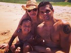 Monique Evans curte praia com filho e neta: 'Voltando a ter minha vida'