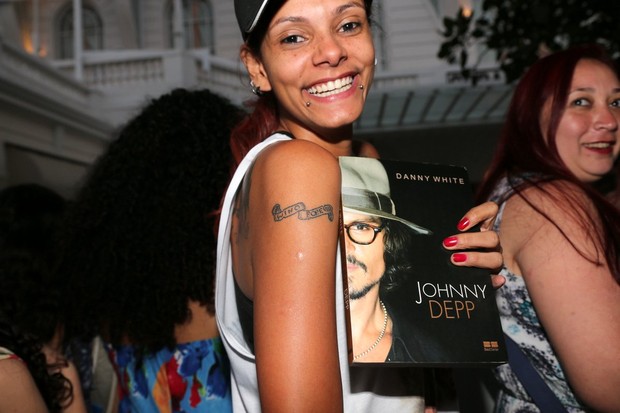 Tatuagens de fã de Johnny Depp (Foto: Andre Freitas e Gabriel Reis / AgNews)