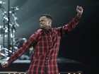 Em meio a problemas com a Justiça, Chris Brown se apresenta em prêmio