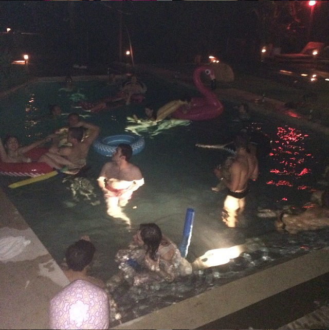 Festa na casa de Demi Moore há duas semanas (Foto: Reprodução/Instagram)