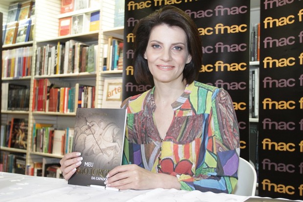 Malga di Paula lança livro (Foto: Paduardo / AgNews)