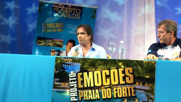 Roberto Carlos e o empresário Dody Sirena (Foto: Priscila Bessa / Ego )