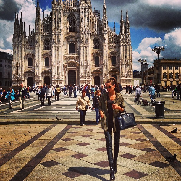 Izabel Goulart de folga em Milão (Foto: Instagram / Reprodução)