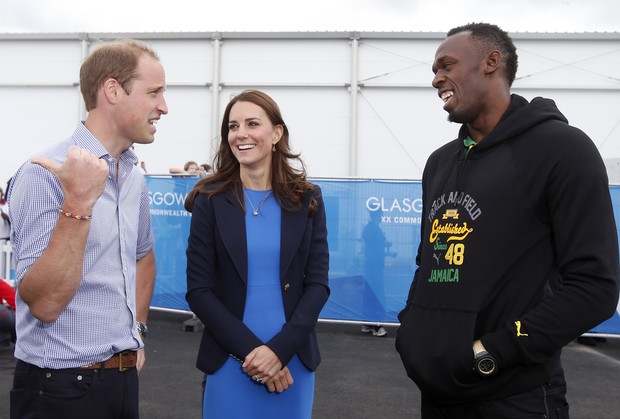 William e Kate com o atleta jamaicano Usain Bolt (Foto: AFP / Agência)