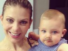 Fernando Scherer brinca com a filha e posta foto da bebê com 'bigode'