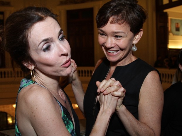 Deborah Evelyn e Júlia Lemmertz em estreia de peça no Centro do Rio (Foto: Anderson Borde/ Ag. News)