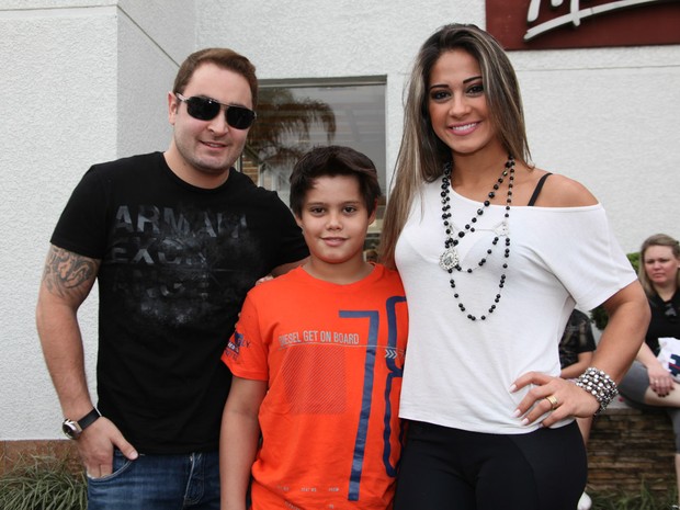 Mayra Cardi com a família (Foto: Manuela Scarpa e Marcos Ribas/Foto Rio News)
