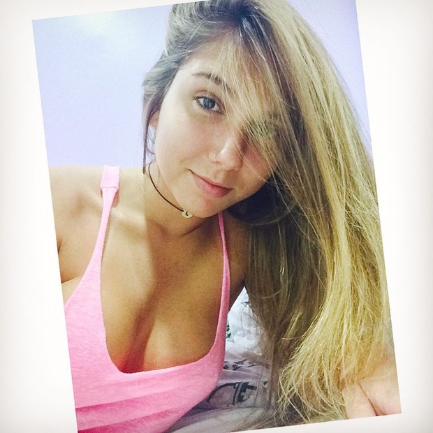 Carol Portaluppi posa decotada para selfie (Foto: Instagram/ Reprodução)