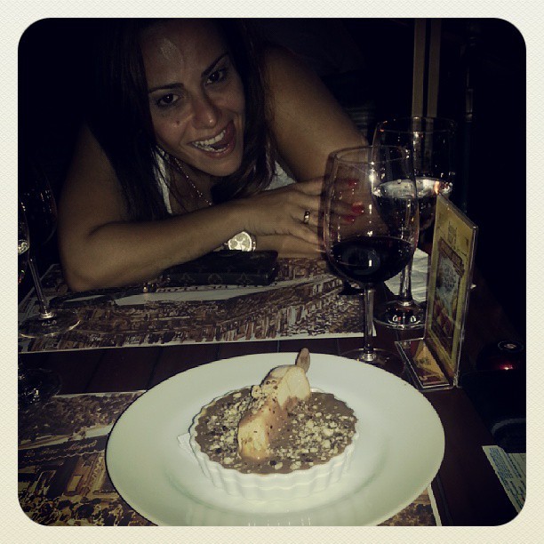 Viviane Araújo em restaurante no Rio (Foto: Instagram/ Reprodução)