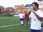 Marcos Pasquim e Thiago Martins  jogam partida beneficente de futebol