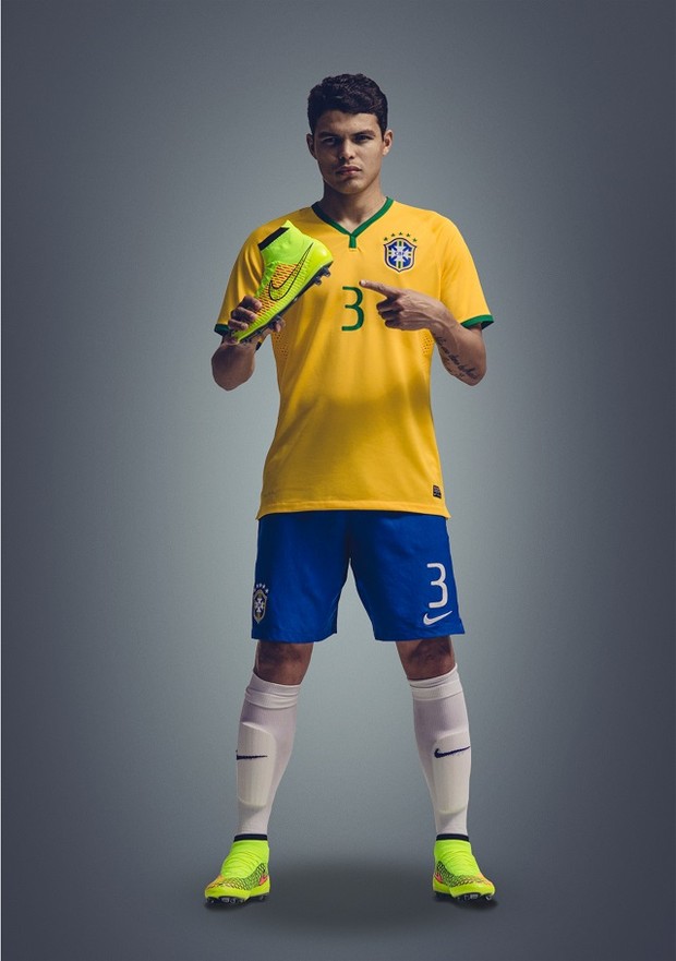 O capitão da seleção brasileria Thiago Silva com chuteira (Foto: Divulgação / Nike )