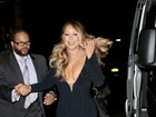 Mariah Carey quase mostra demais ao sair de teatro em Nova York
