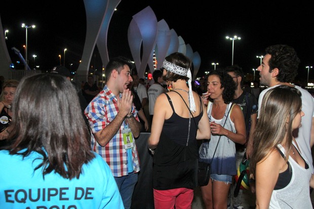 Maria Paula é barrada na entrada da área VIP (Foto: Thyago Andrade / Foto Rio News)