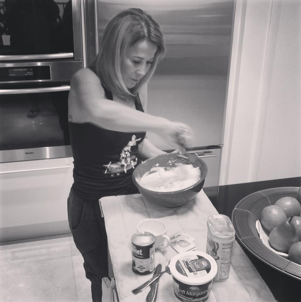 Zilu adora cozinhar nas horas vagas (Foto: Reprodução / Instagram)
