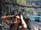 Carol Castro relembra viagem e posta foto de biquíni em Noronha