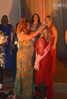 Danielle Ramalho é coroada como Miss Plus Size 2014 (Foto: Rachel Assimos/Divulgação)