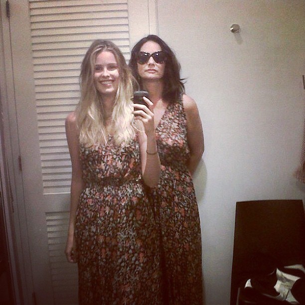 Yasmin Brunet e Luiza com o mesmo vestido (Foto: Instagram / Reprodução)