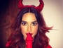 Ainda sobre o Dia das Bruxas... Thaila Ayala mostra o look de diabinha sexy