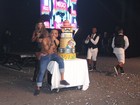 Nego do Borel comemora aniversário cantando com Valesca Popozuda e Mc Ludmilla