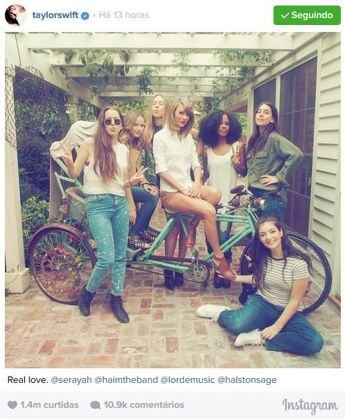 Taylor Swift posa com amigas da banda Haim, Serayah,  Halston Sage e Lorde (Foto: Instagram / Reprodução)