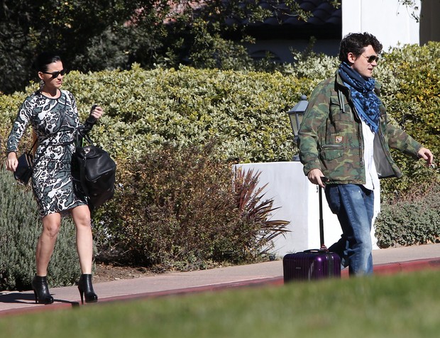 Katy Perry e John Mayer em Santa Mônica, na Califórnia, nos Estados Unidos (Foto: X17/ Agência)