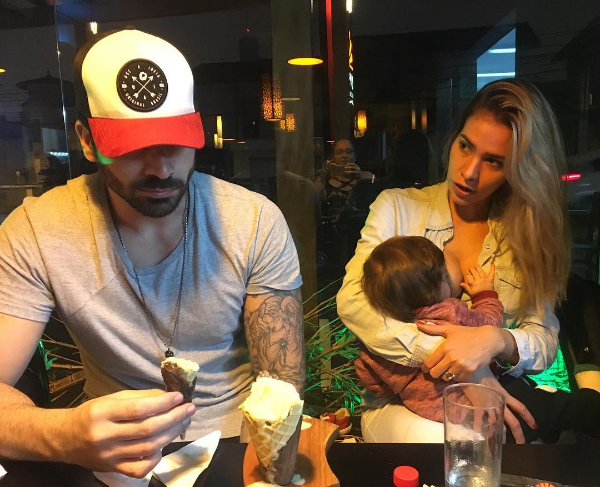 Rodrigão e Adriana, com o filho no colo (Foto: Reprodução/Instagram)