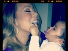 Mariah Carey posta foto de momento fofo com a filha em rede social