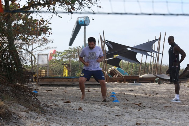 Thiago Lacerda faz treino funcional (Foto: Dilson Silva / Agnews)