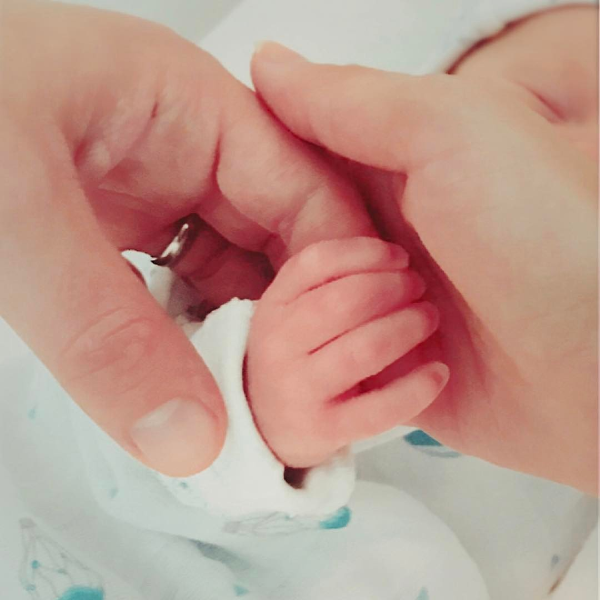 Anahí posta foto após nascimento do filho (Foto: Reprodução/Instagram)