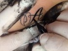 Adriana conta que Rodrigão fez tatuagem em sua homenagem