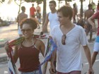 Felipe Dylon e Aparecida Petrowky passeiam no Rio