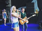 Thábata Mendes e Ximbinha passam som para primeiro show da XCalypso