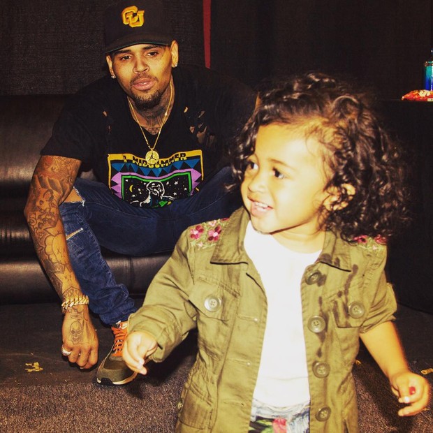 Chris Brown com a filha, Royalty (Foto: Reprodução/Instagram)