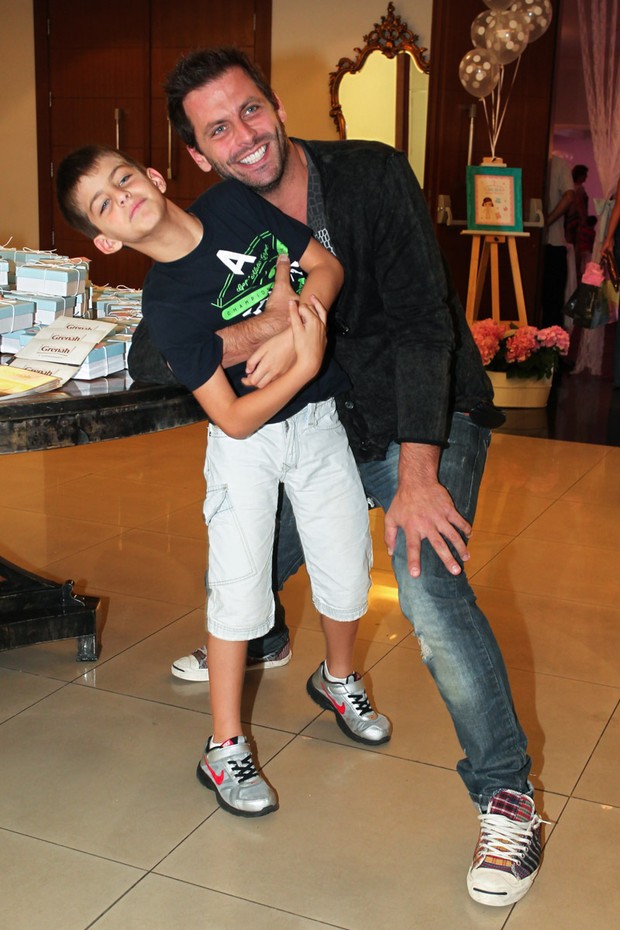 Henri Castelli e o filho  Lucas (Foto: Manuela Scarpa / Foto Rio News)