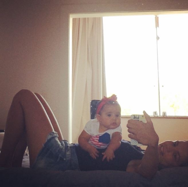 Nívea Stelmann faz selfie com a filha (Foto: Reprodução/ Instagram)